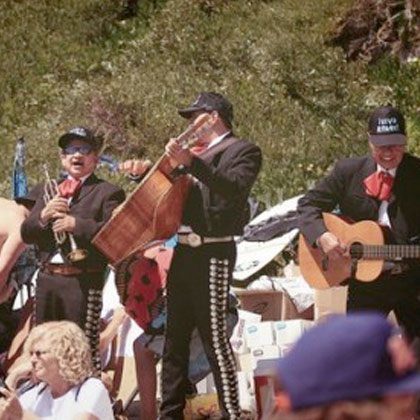 DAS 11. JÄHRLICHE FRÜHLINGSFIEBER-SURFABOUT