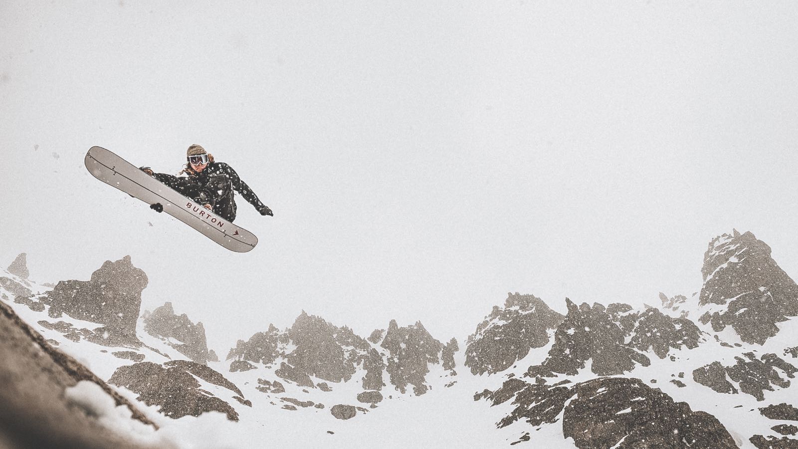 Alex Andrews "Abseits der Frey"