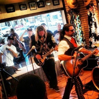 LAS DIABLITAS BORRACHAS IN LAGUNA SURF 'N' SPORT