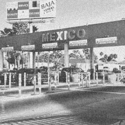 UNTER DIE GRENZE SCHLÜPFEN....